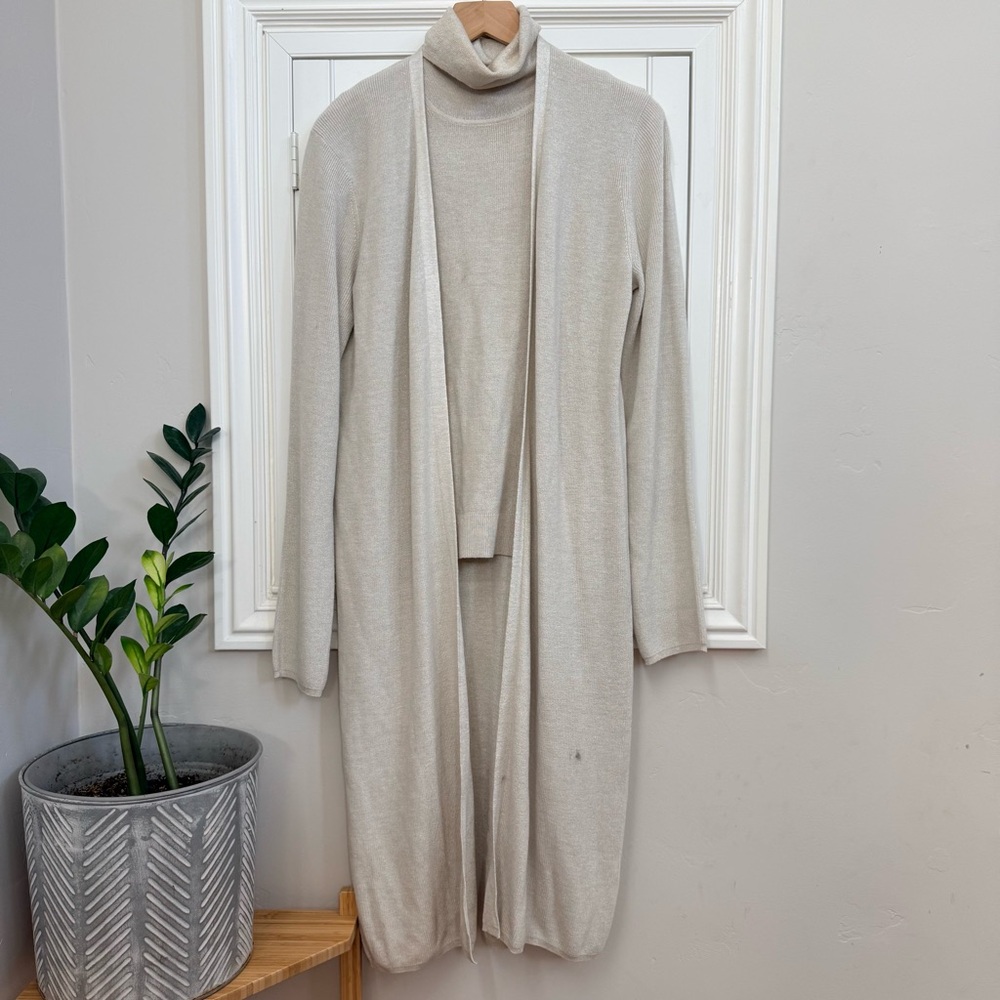 Banana Republic Cream Knitwear Sweater Set (Top & Cardigan) - Size Medium